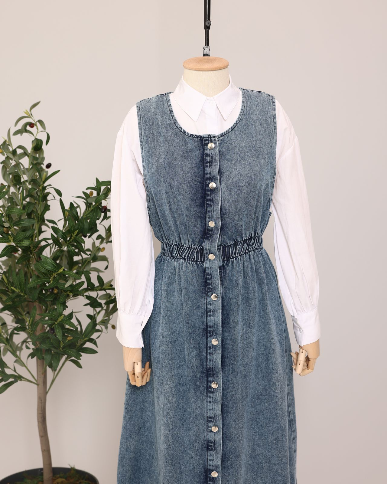 Dark Jeans Long Vest